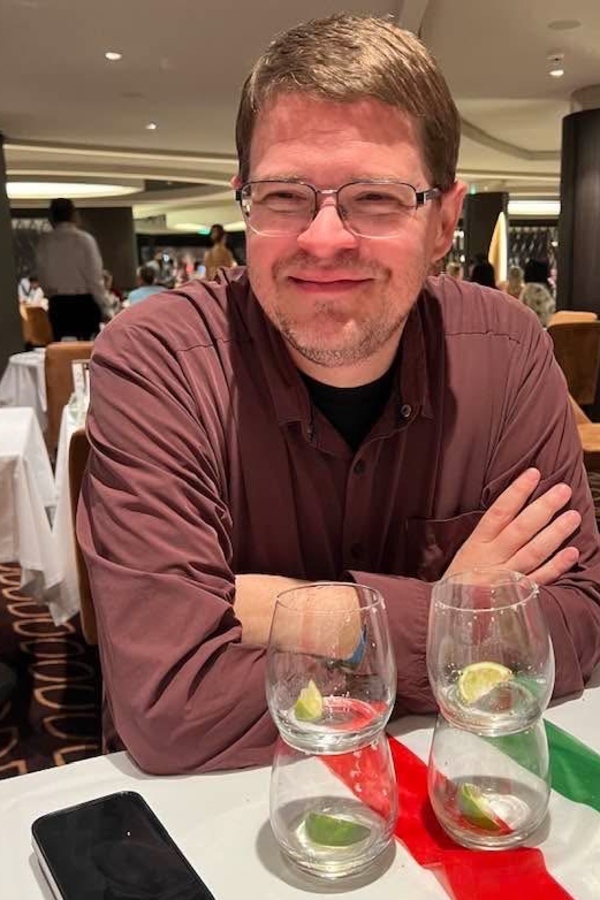 Cruise Brothers Travel Agent Tom Terry